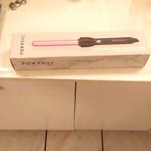 Foxy Bae 25 MM Rose Gold Curling Wand NWT